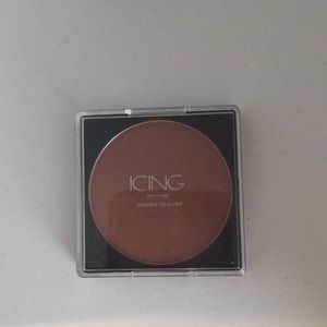 Icing bronzer